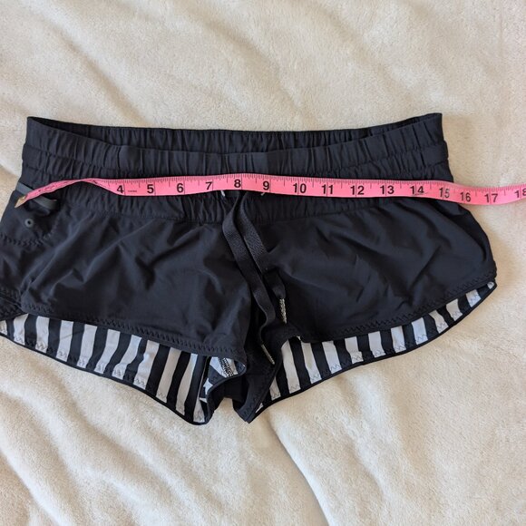 3/$30 Lululemon reversible short shorts - Picture 8 of 9